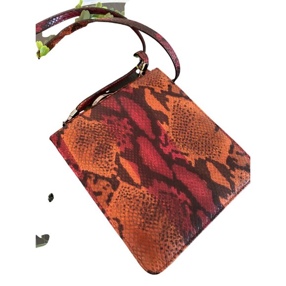 Vintage Lamarthe Italy Snake Print Leather Shoulder Bag Wine Metal Clasp Closure - Picture 13 of 13